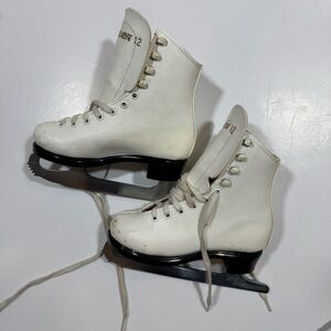 Bauer Kids Girls White Leather Figure Skates Size 12 w/ ICM Astra Blades Vintage